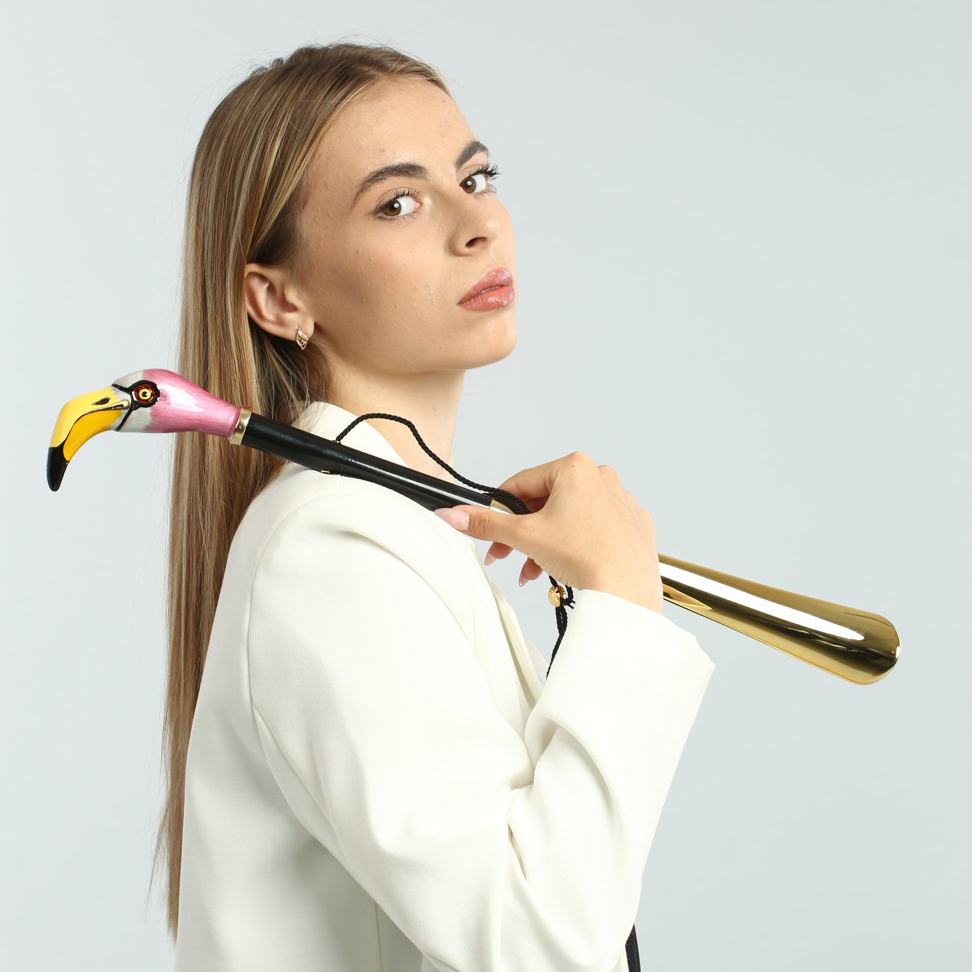 Girl with a Flamingo shoe horn by Pasotti - img 1