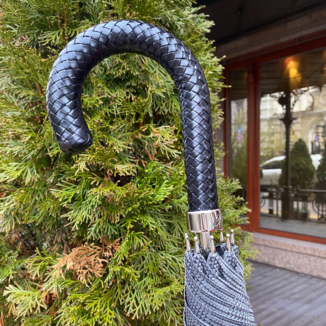Leather braided black handle of a luxurious Pasotti men's umbrella - img 3