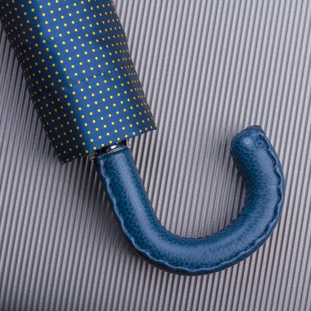 Зонт мужской складной темно-синий с кожаной ручкой Pasotti 64 PTO CN4 N36