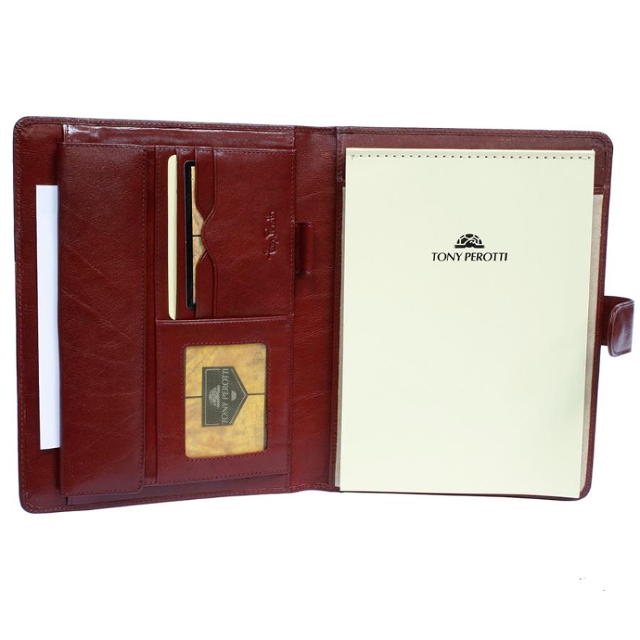 Inside the red Italico 2590 — full-length document pocket on the left and the Tony Perotti notepad on the right