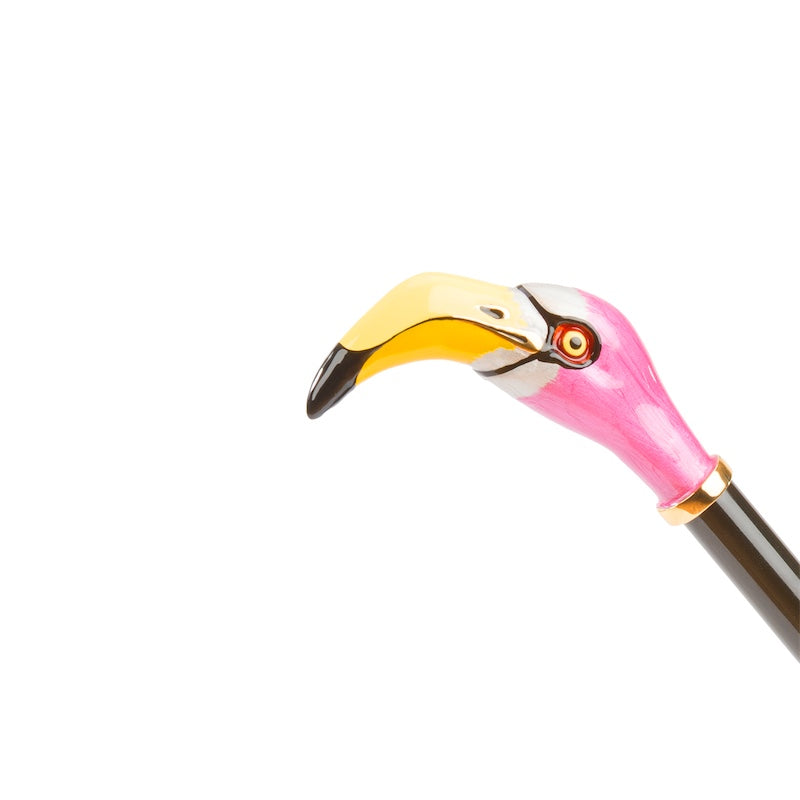 Shoe horn handle in the shape of a flamingo head