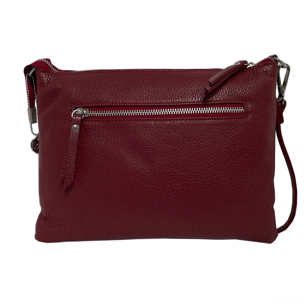 Back of the red Borsa CA046 — the full-width zip pocket with its leather pull
