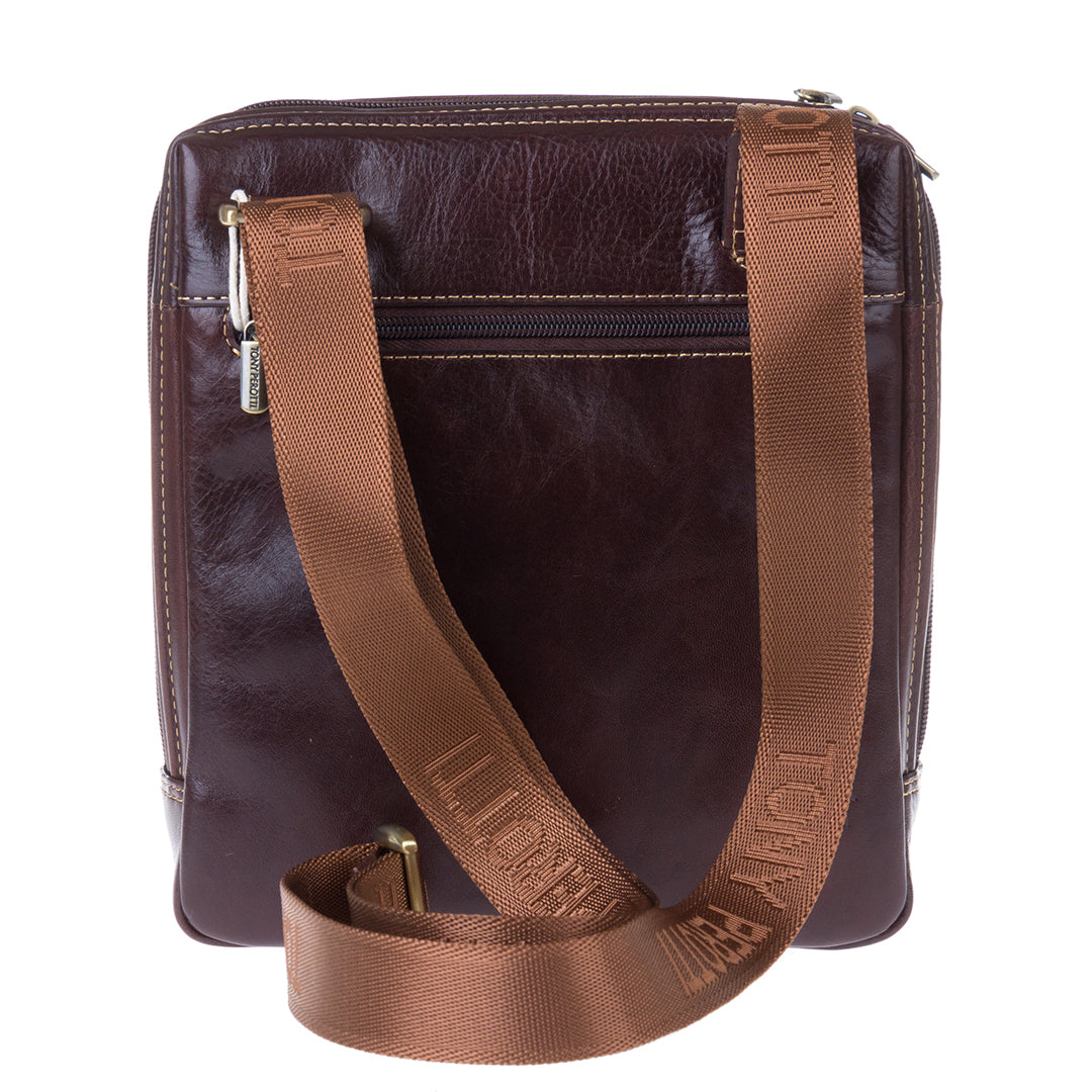 Back of the dark brown crossbody bag with flat zip pocket and Tony Perotti strap — Italico 6001 moro