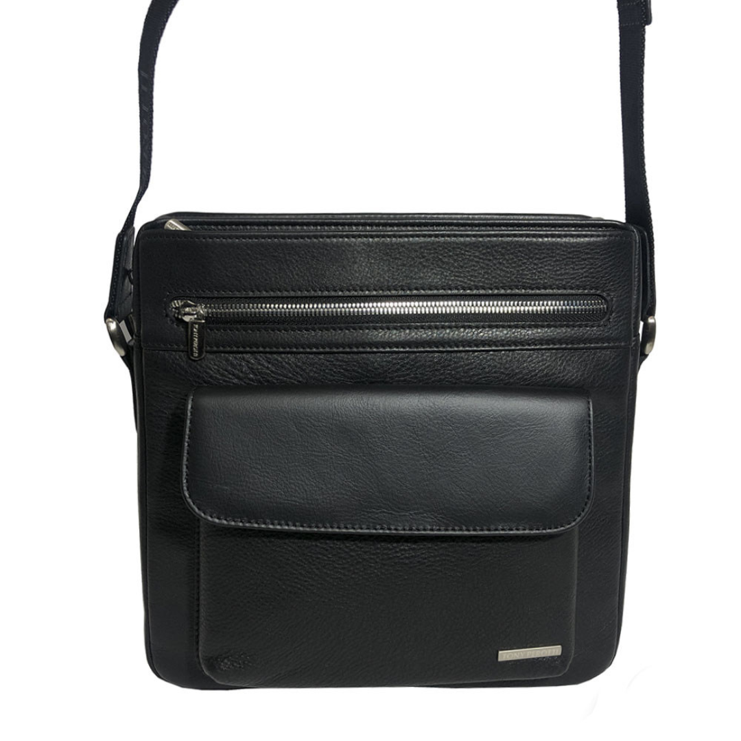 Tony Perotti New Contatto 9058 nero, front view — zip pocket above the flap pocket and the metal TONY PEROTTI plate