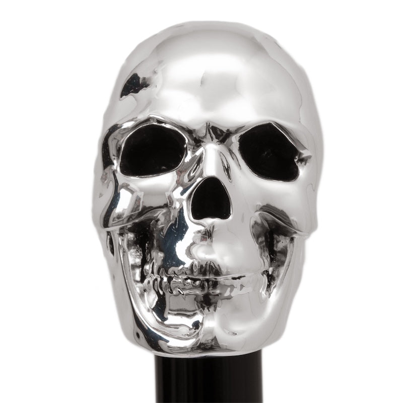 Close-up of silver skull handle front view on Pasotti shoehorn CS W33
