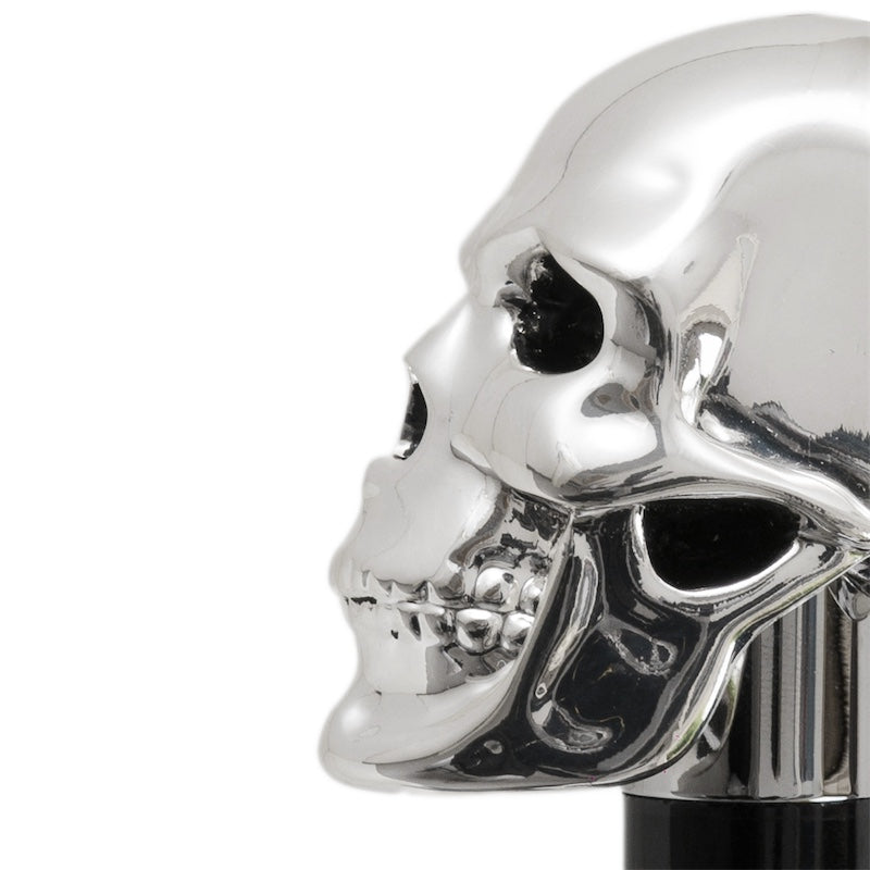 Side view of silver skull handle on Pasotti shoehorn CS W33
