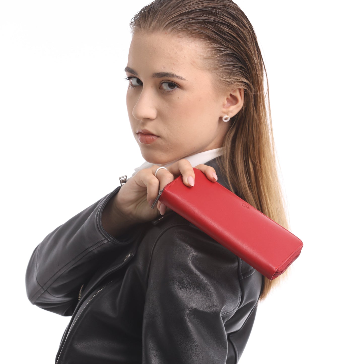 Side view of Tony Perotti women’s red leather zip-around wallet Cortina 5059 Rosso