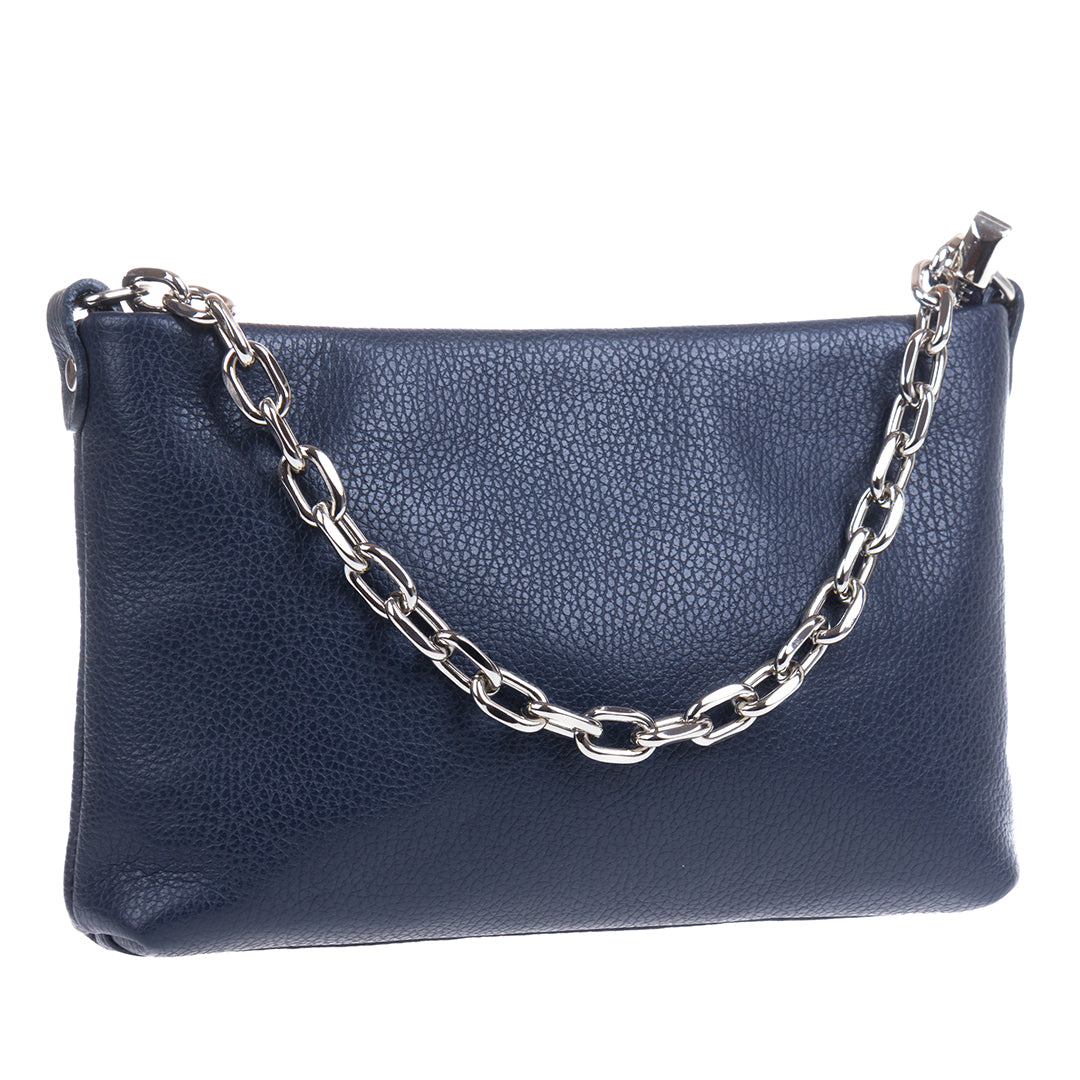 Tony Perotti Borsa CA045-01BL navy leather bag at an angle on the silver chain handle, showing the pebbled floater grain of the leather