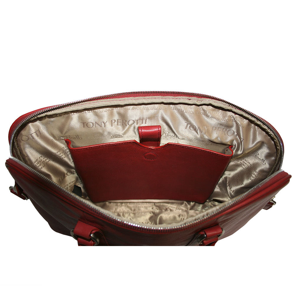 Red leather tablet pocket with magnetic tab inside the Tony Perotti Contatto 9574-40 rosso briefcase