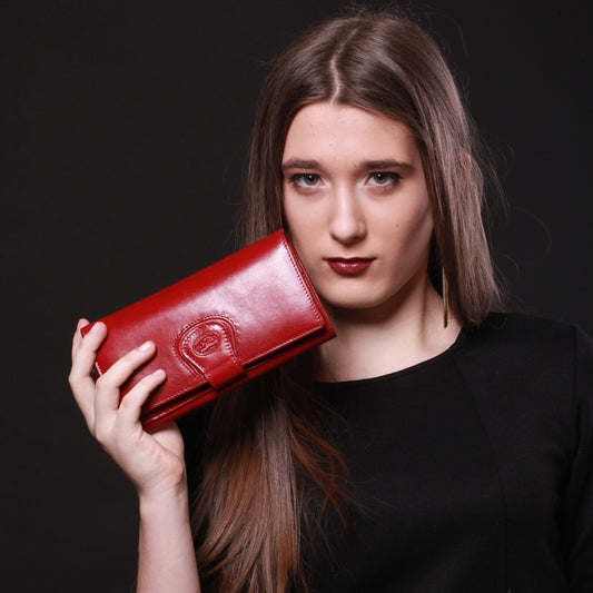 Tony Perotti Women’s Red Leather Wallet Accademia 1526 Rosso — lifestyle photo with model holding wallet