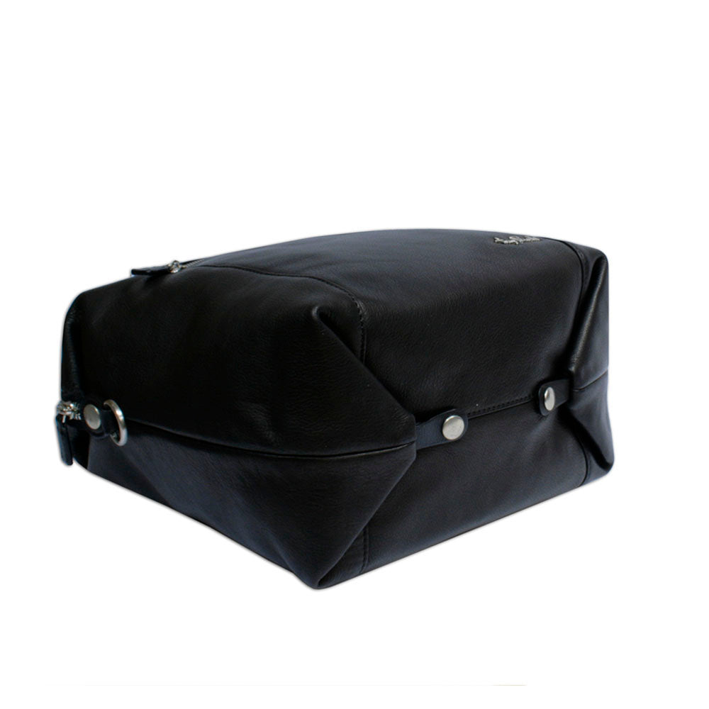 Tony Perotti Contatto 9217-31 nero black leather handbag seen from below with the base snaps fastened — the rounded compact shape