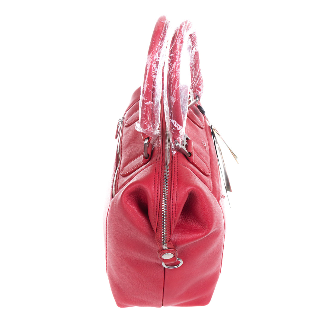 Tony Perotti Contatto 9217-31 rosso red leather handbag seen from below with the base snaps fastened — the rounded compact shape