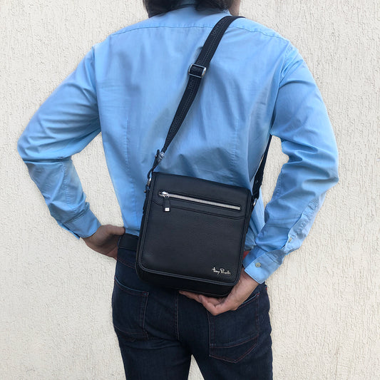 Back view of a man wearing the Contatto 9027-20 — the bag resting at the lower back on its jacquard strap