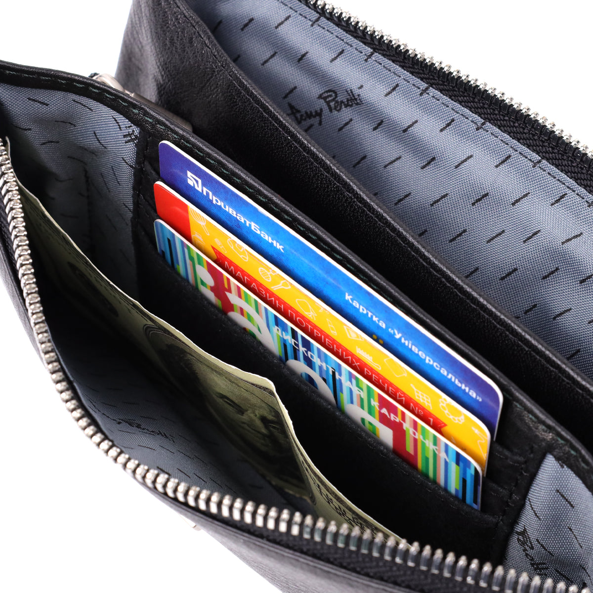 New Contatto 2651 nero open with cards in the slots and banknotes in the compartment