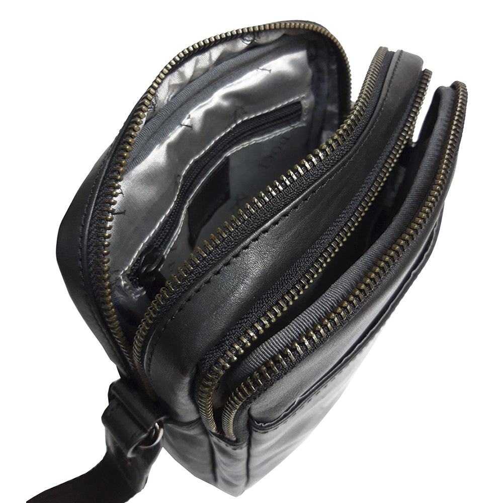 Both compartments of the Cortina 6049 open at once — the zips running the full width of the bag