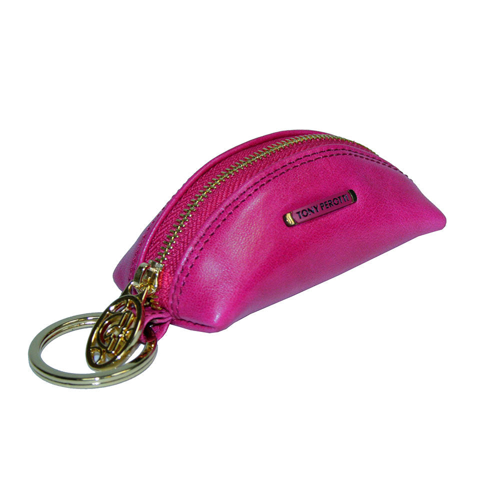 Tony Perotti Topkapi KR-186 geranio — raspberry pink leather car key case closed, with the metal «TONY PEROTTI» plate, the gold zip and the split ring