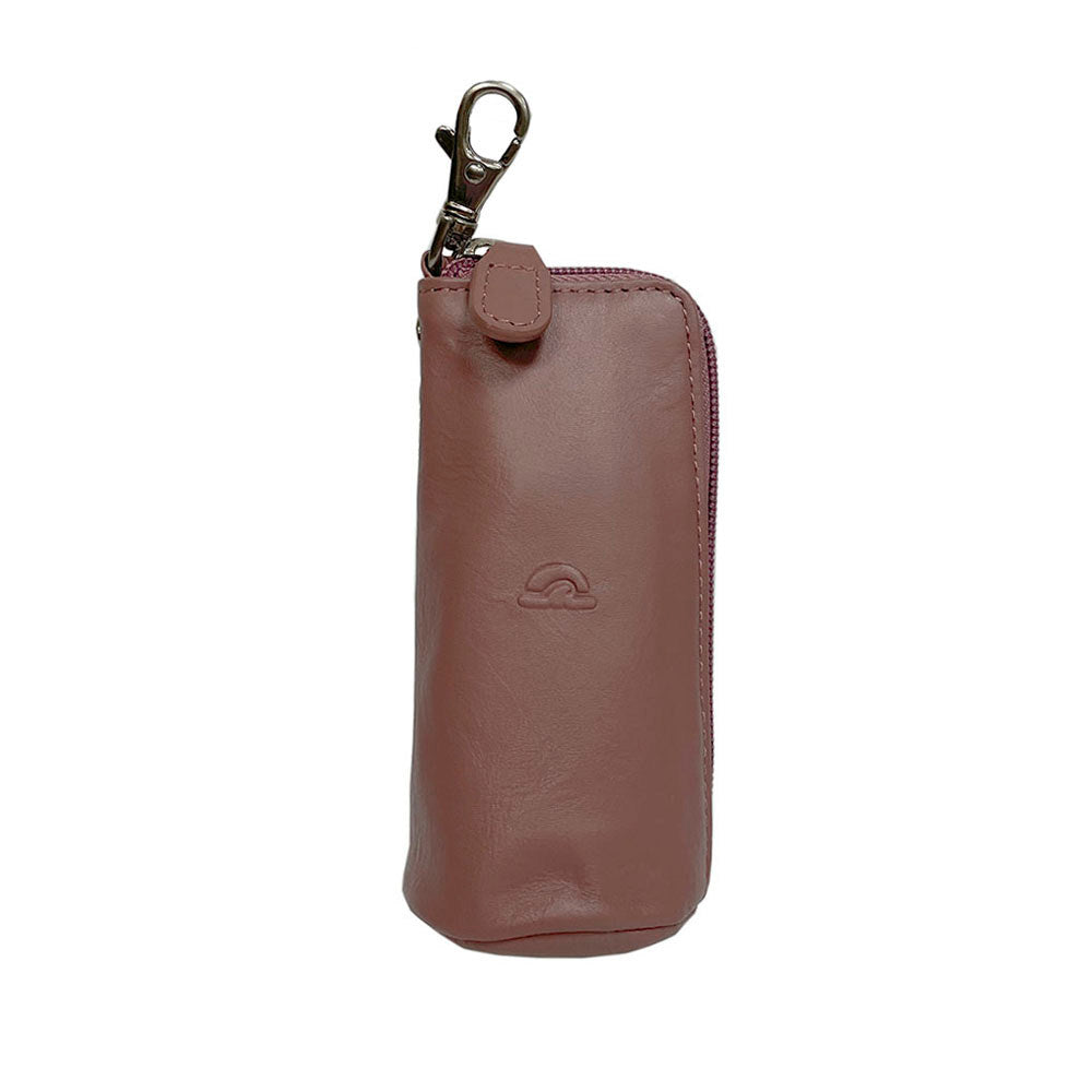 Tony Perotti New Rainbow 4025 rosa antico — dusty pink leather key case standing upright, the swivel snap hook on top and the embossed Tony Perotti turtle