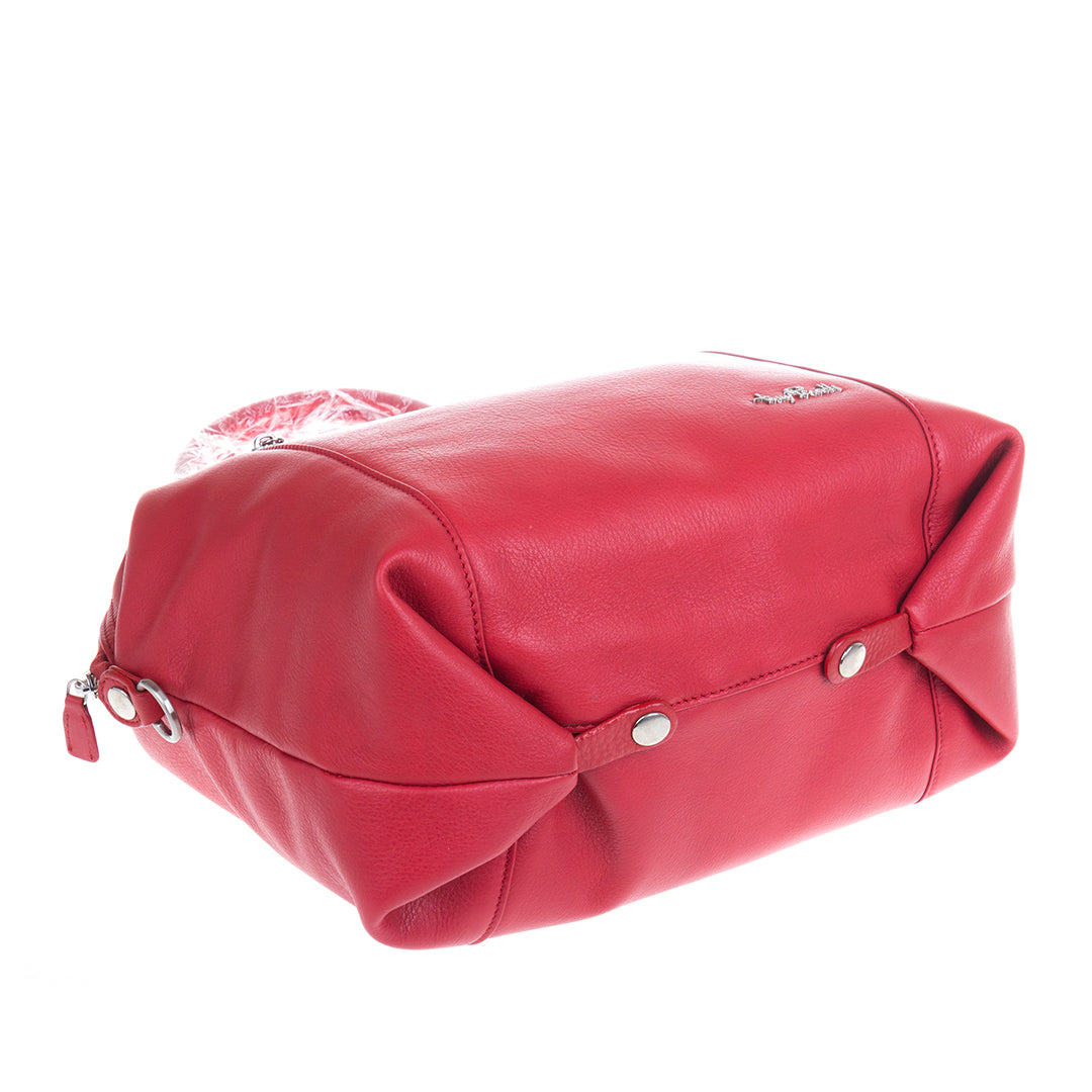 Inside the Tony Perotti Contatto 9217-31 rosso handbag — silk lining woven with the repeating Tony Perotti name, zipped pocket, card slots and the hologram authenticity tag