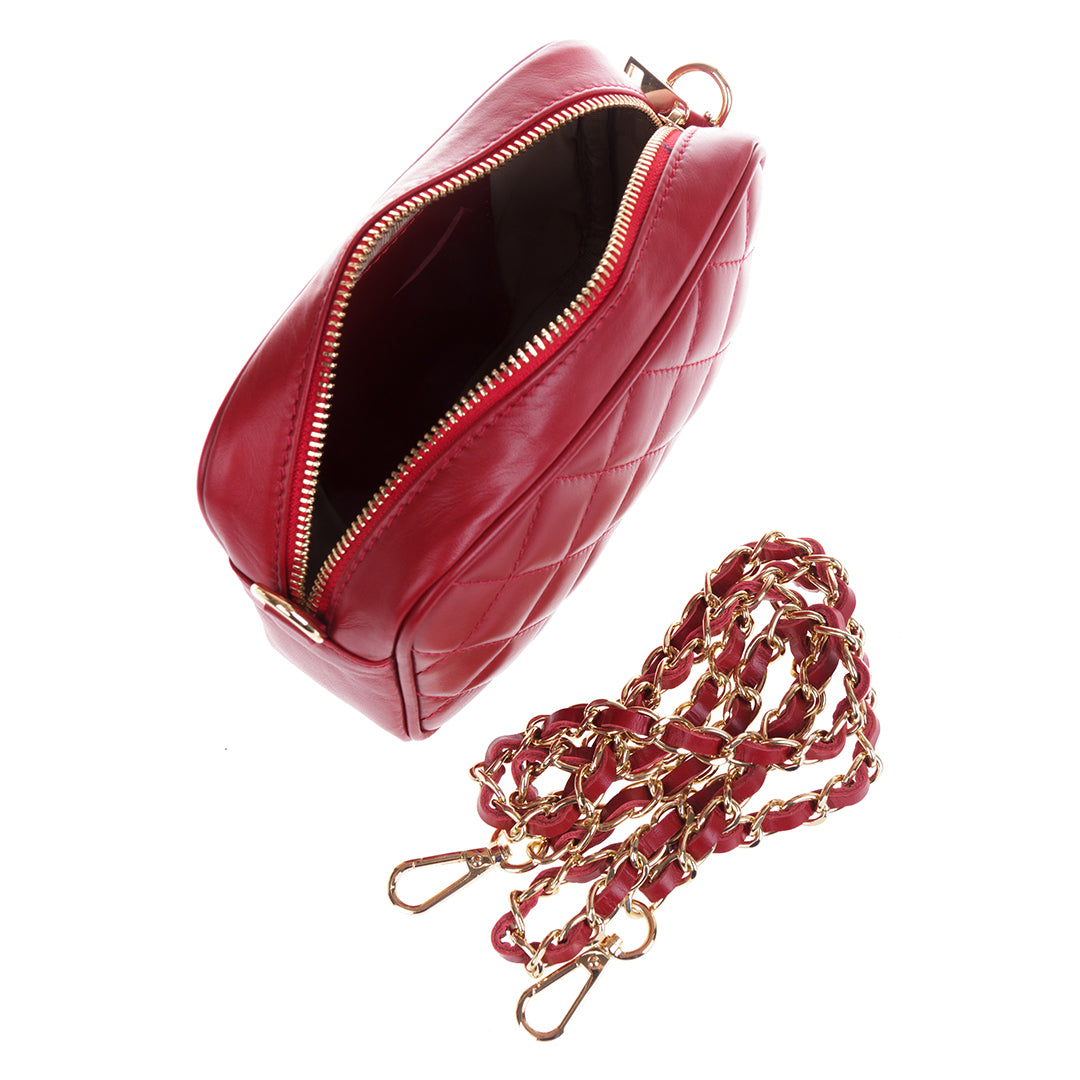 Tony Perotti Borsa CA006-01DR red quilted leather bag open beside its detachable strap — gold chain woven with red leather and a lobster clasp at each end